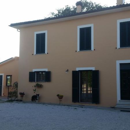 B&B Le Rose สเปลโล ภายนอก รูปภาพ