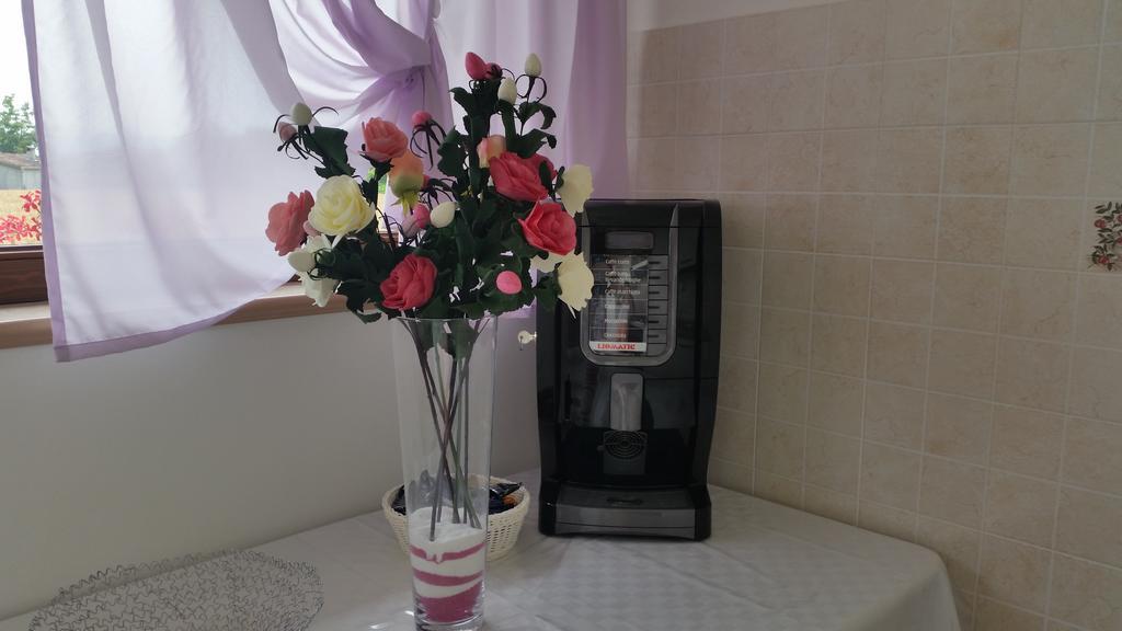 B&B Le Rose สเปลโล ภายนอก รูปภาพ